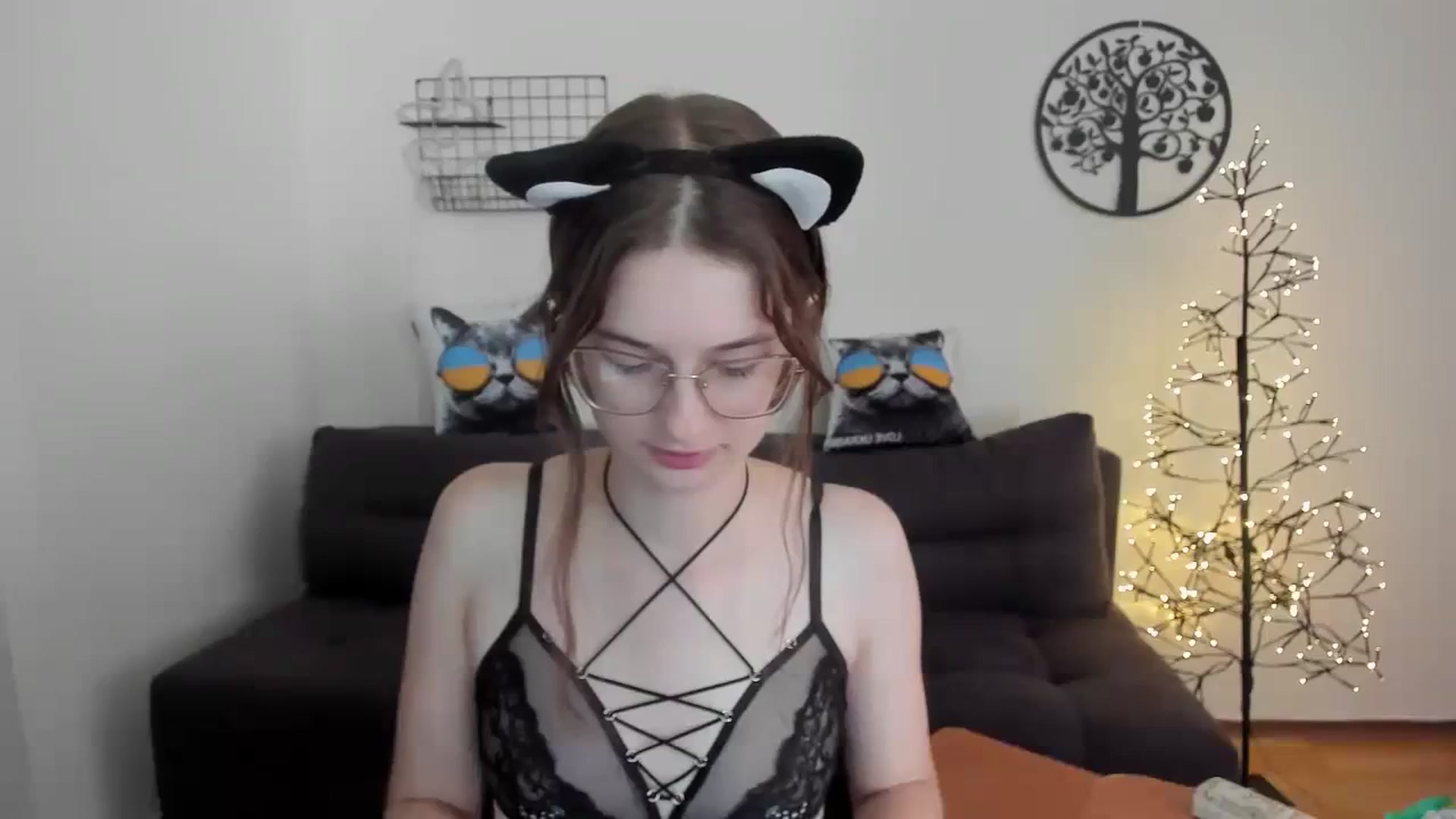Gallery image thumbnail from SindiWatson's myfreecams stream on, 10/12/2023, 11:47 image 1 of 20