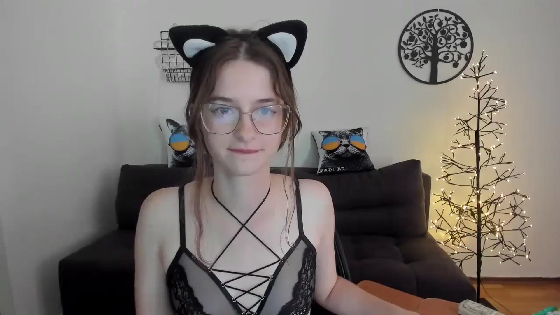 Gallery image thumbnail from SindiWatson's myfreecams stream on, 10/12/2023, 11:47 image 14 of 20