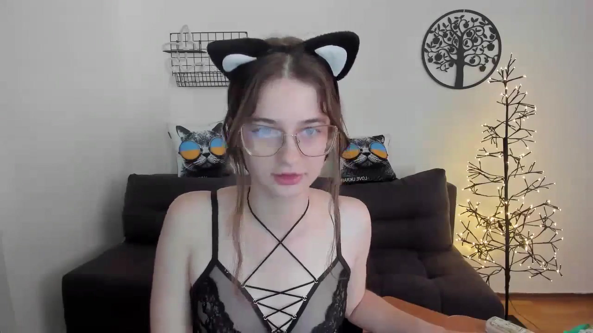 Gallery image thumbnail from SindiWatson's myfreecams stream on, 10/12/2023, 11:47 image 2 of 20