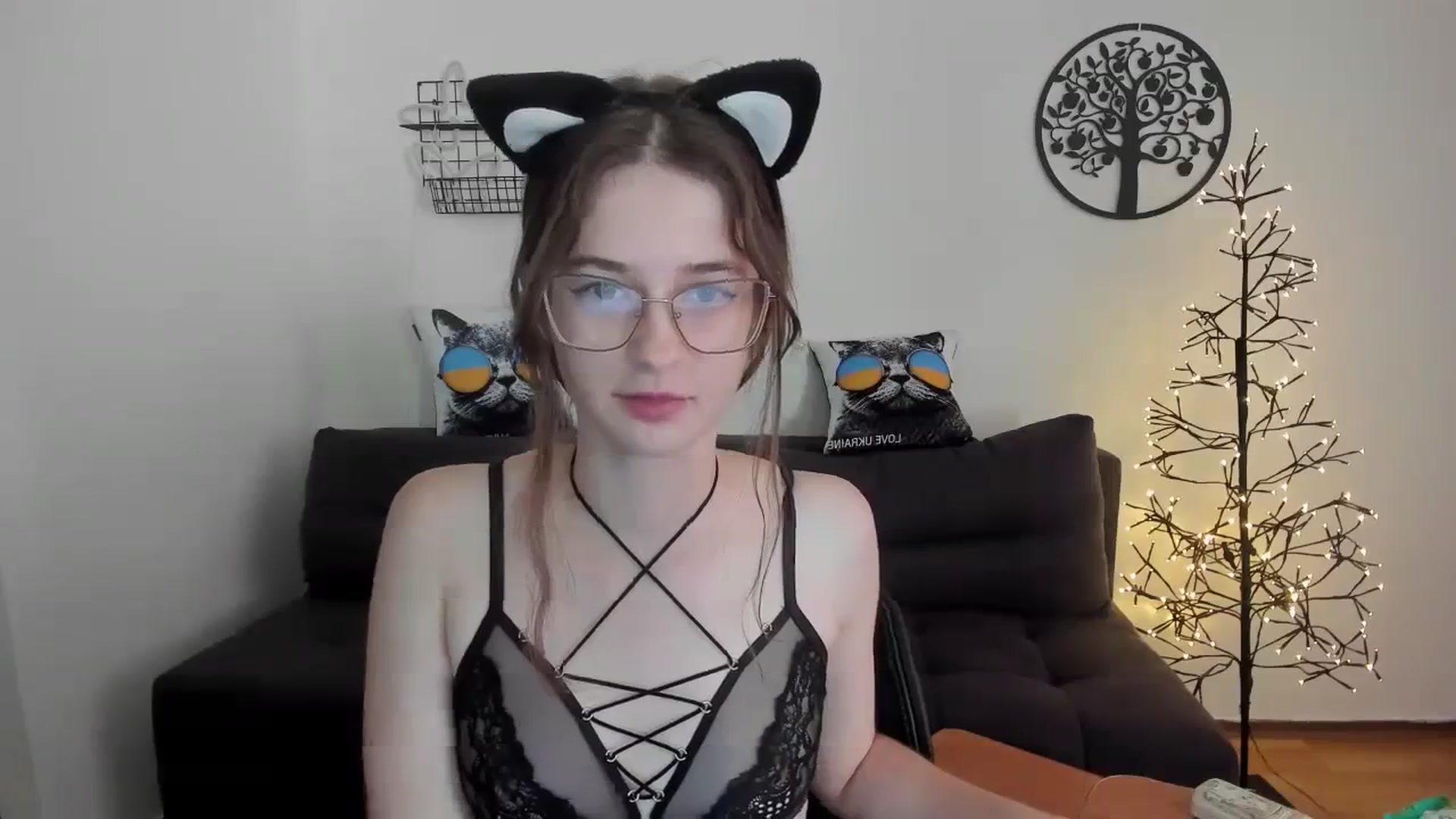 Gallery image thumbnail from SindiWatson's myfreecams stream on, 10/12/2023, 11:47 image 5 of 20