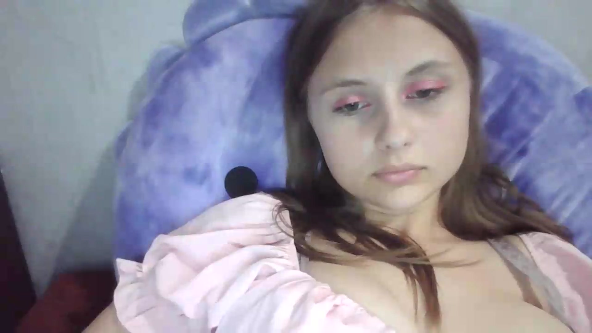 Gallery image thumbnail from SindyBriks's myfreecams stream on, 07/16/2026, 18:17 image 17 of 20