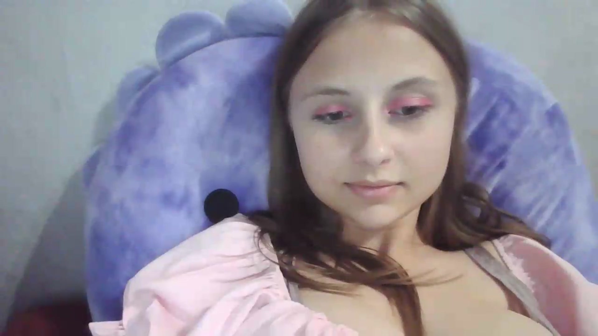 Gallery image thumbnail from SindyBriks's myfreecams stream on, 07/16/2026, 18:17 image 16 of 20