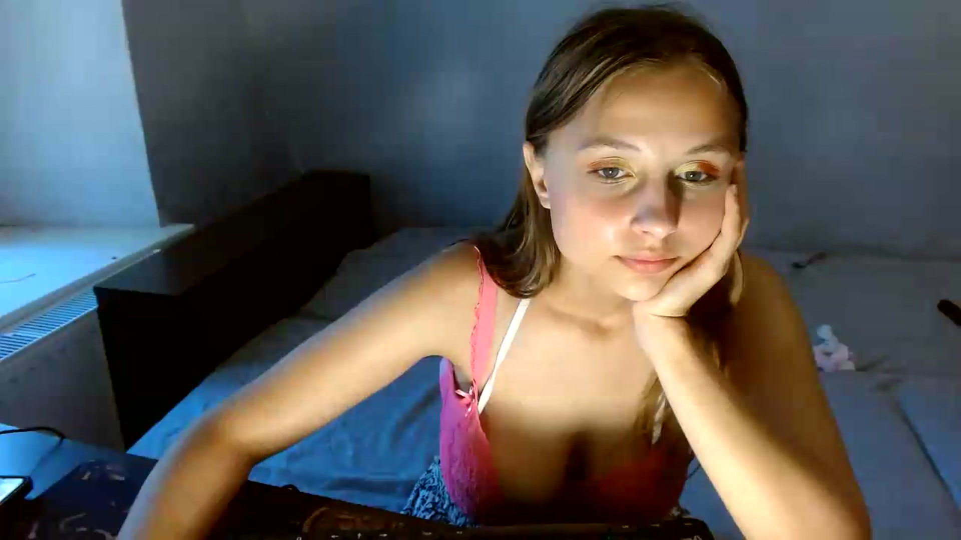 Gallery image thumbnail from SindyBriks's myfreecams stream on, 08/07/2026, 09:28 image 12 of 20