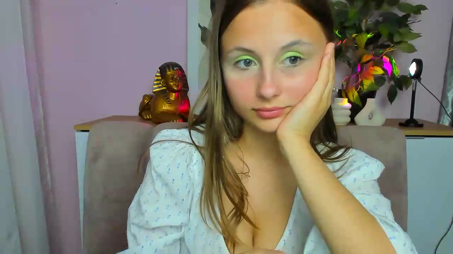 Gallery image thumbnail from SindyBriks's myfreecams stream on, 08/19/2026, 12:46 image 18 of 20