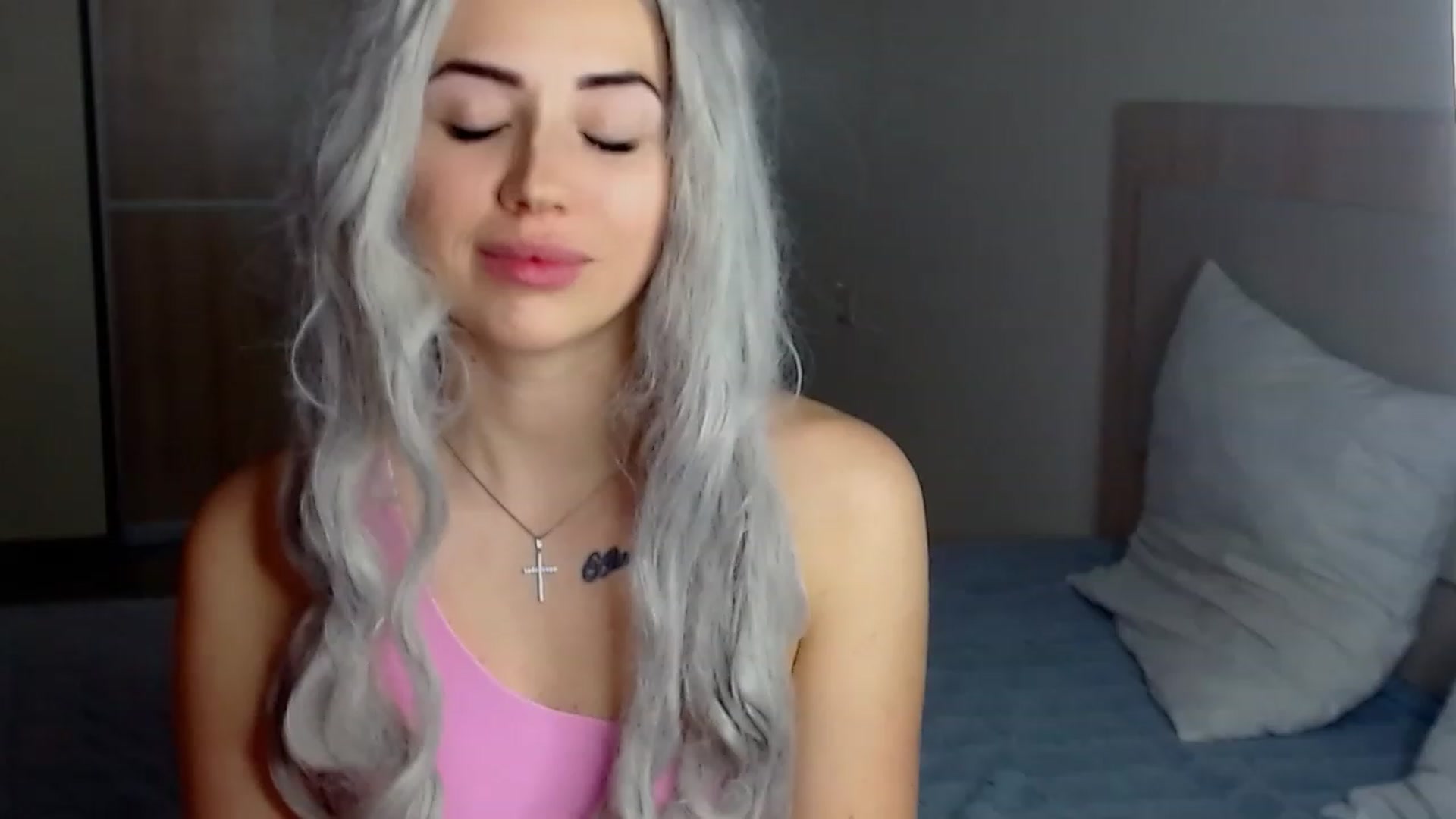 Gallery image thumbnail from SinfulAngelll's myfreecams stream on, 12/18/2022, 09:46 image 1 of 20