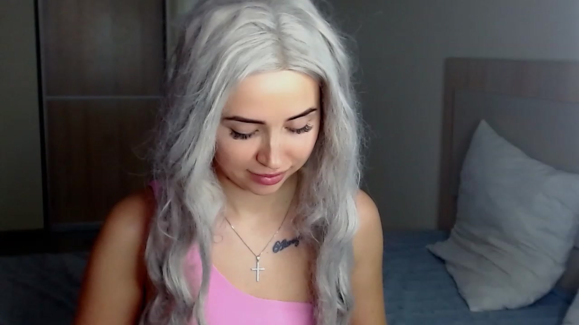 Gallery image thumbnail from SinfulAngelll's myfreecams stream on, 12/18/2022, 11:30 image 12 of 20
