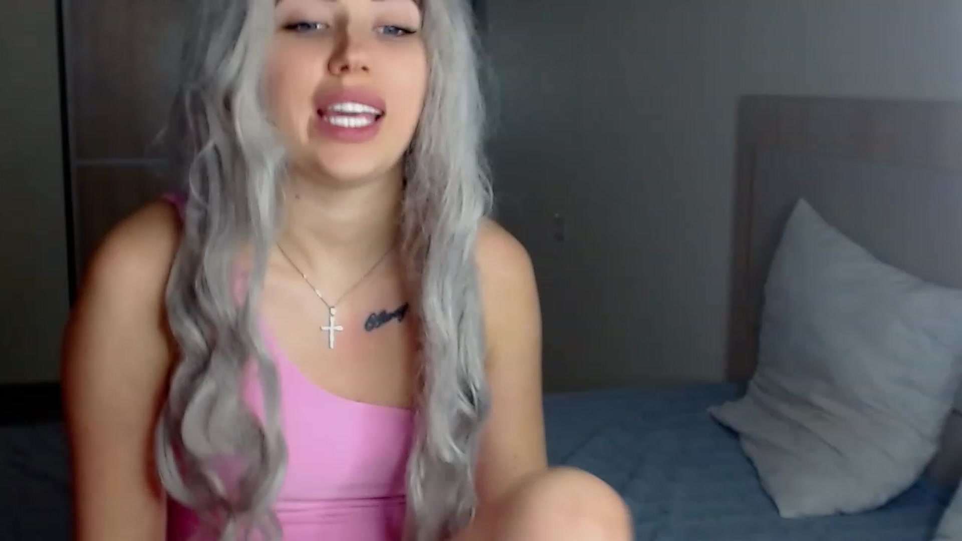 Gallery image thumbnail from SinfulAngelll's myfreecams stream on, 12/18/2022, 11:30 image 17 of 20