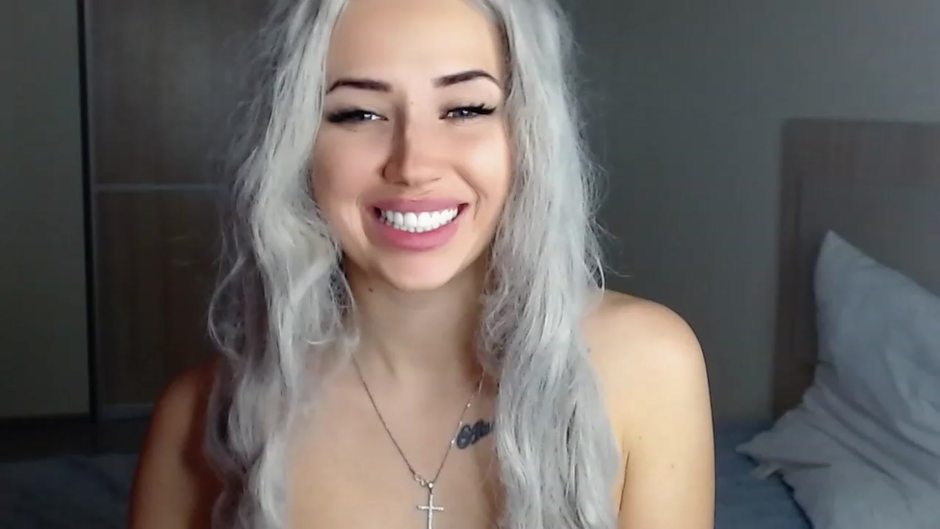 Gallery image thumbnail from SinfulAngelll's myfreecams stream on, 12/24/2022, 09:44 image 17 of 20