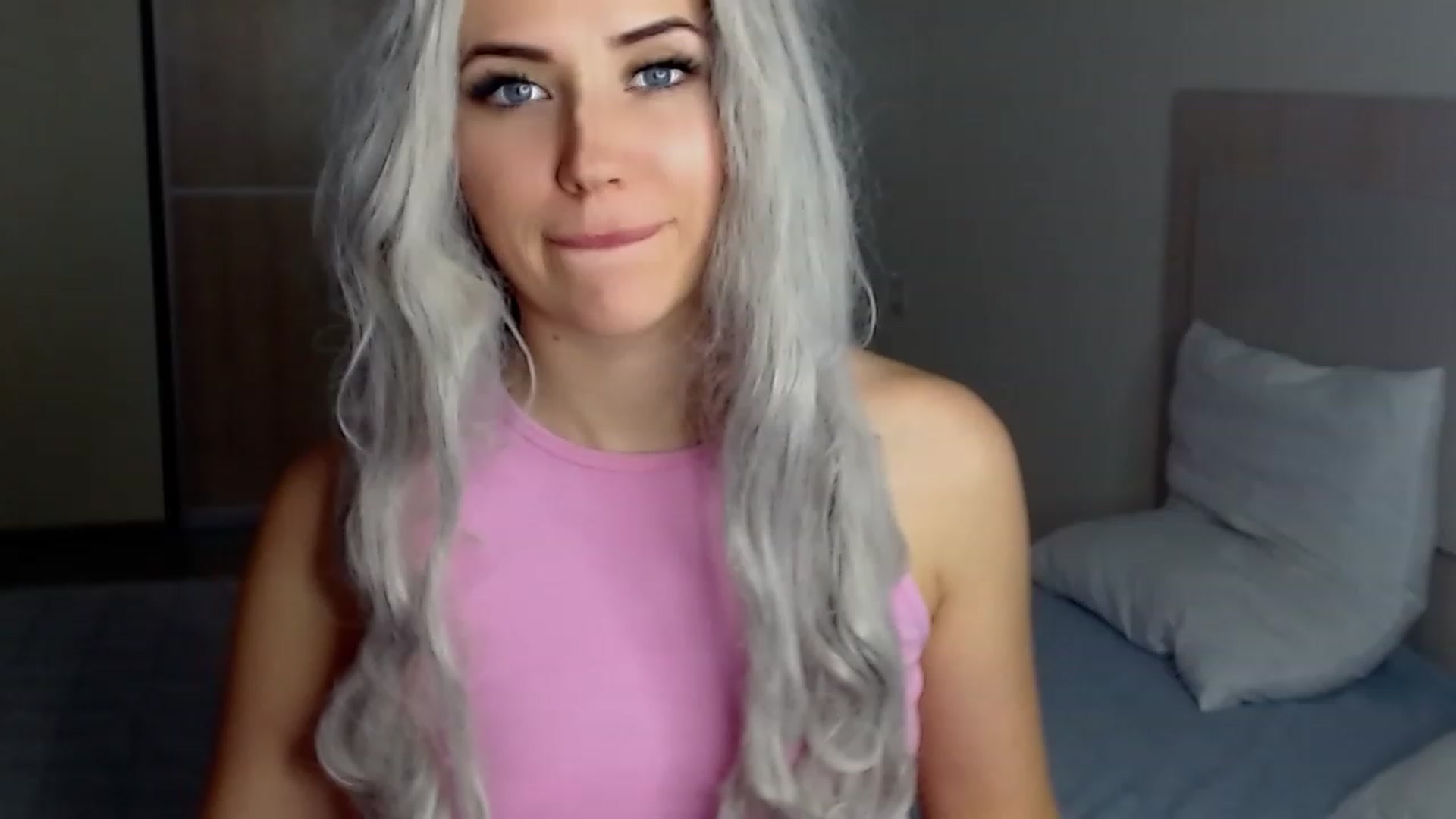 Gallery image thumbnail from SinfulAngelll's myfreecams stream on, 12/27/2022, 12:42 image 14 of 20