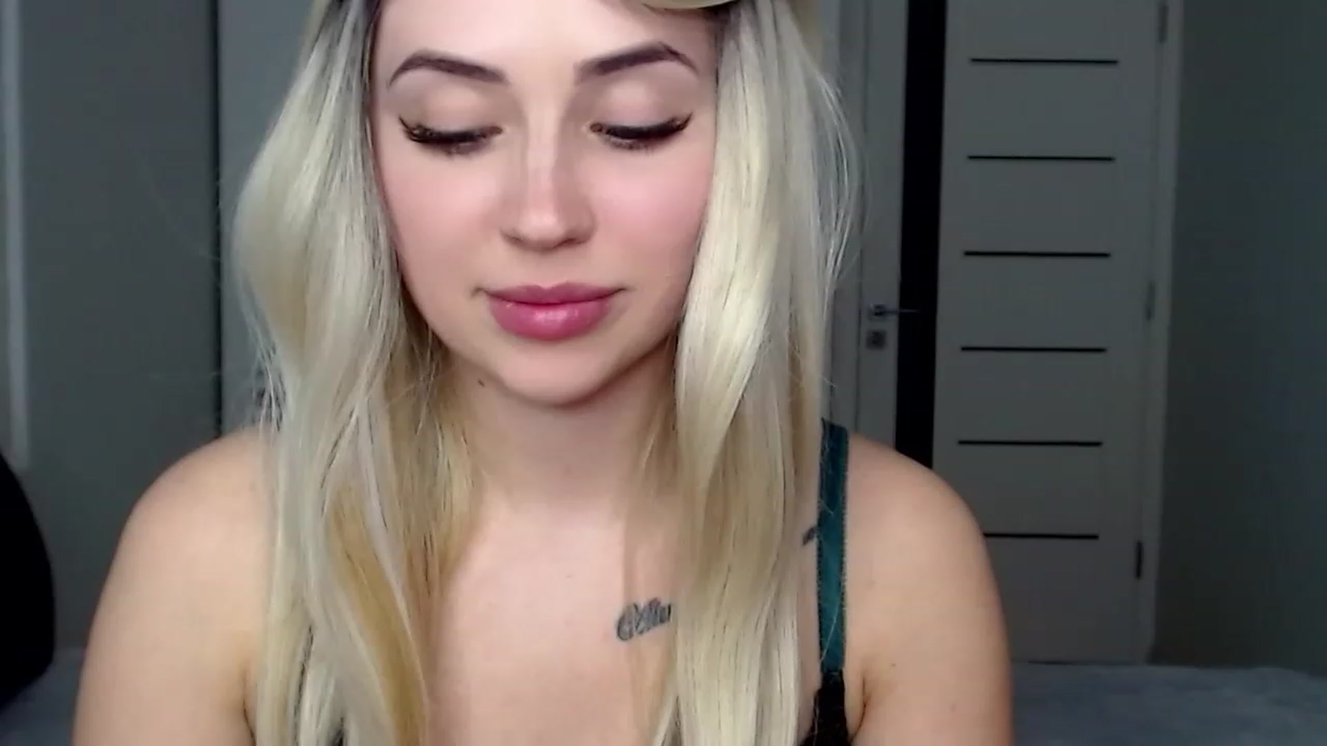 Gallery image thumbnail from SinfulAngelll's myfreecams stream on, 04/16/2023, 14:10 image 13 of 20