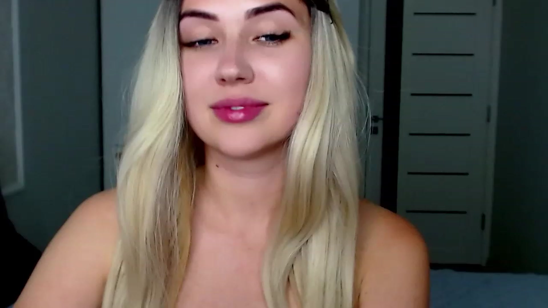 Gallery image thumbnail from SinfulAngelll's myfreecams stream on, 06/08/2023, 12:25 image 2 of 20