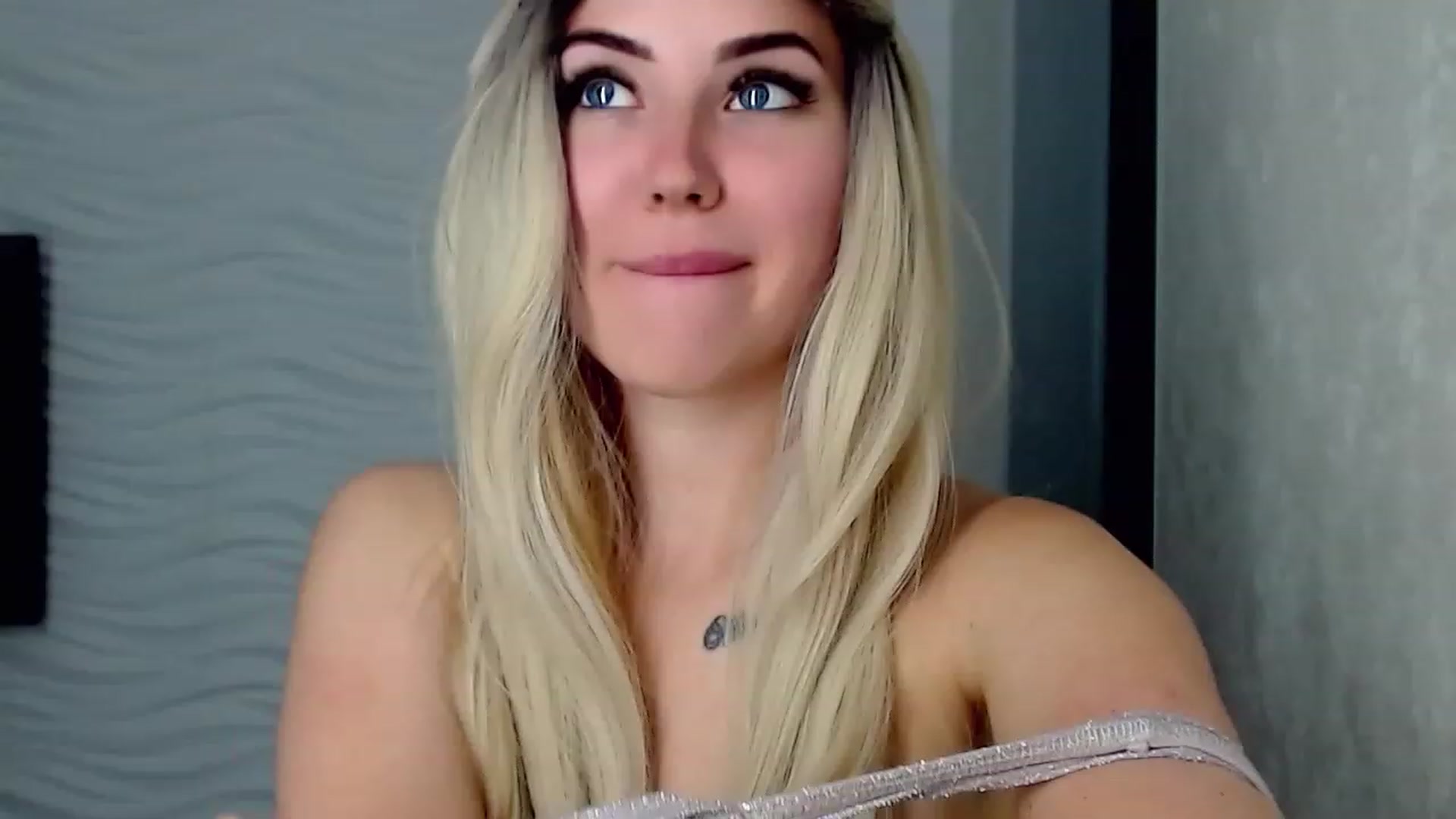 Gallery image thumbnail from SinfulAngelll's myfreecams stream on, 06/12/2023, 11:33 image 17 of 20