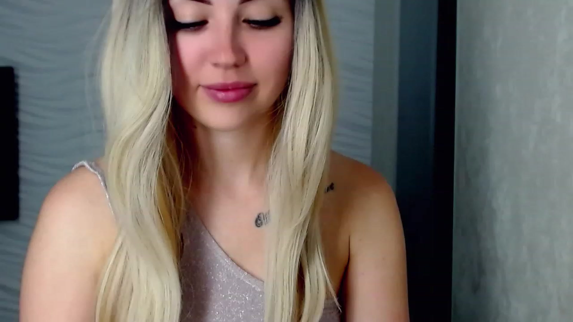 Gallery image thumbnail from SinfulAngelll's myfreecams stream on, 06/12/2023, 12:21 image 10 of 20