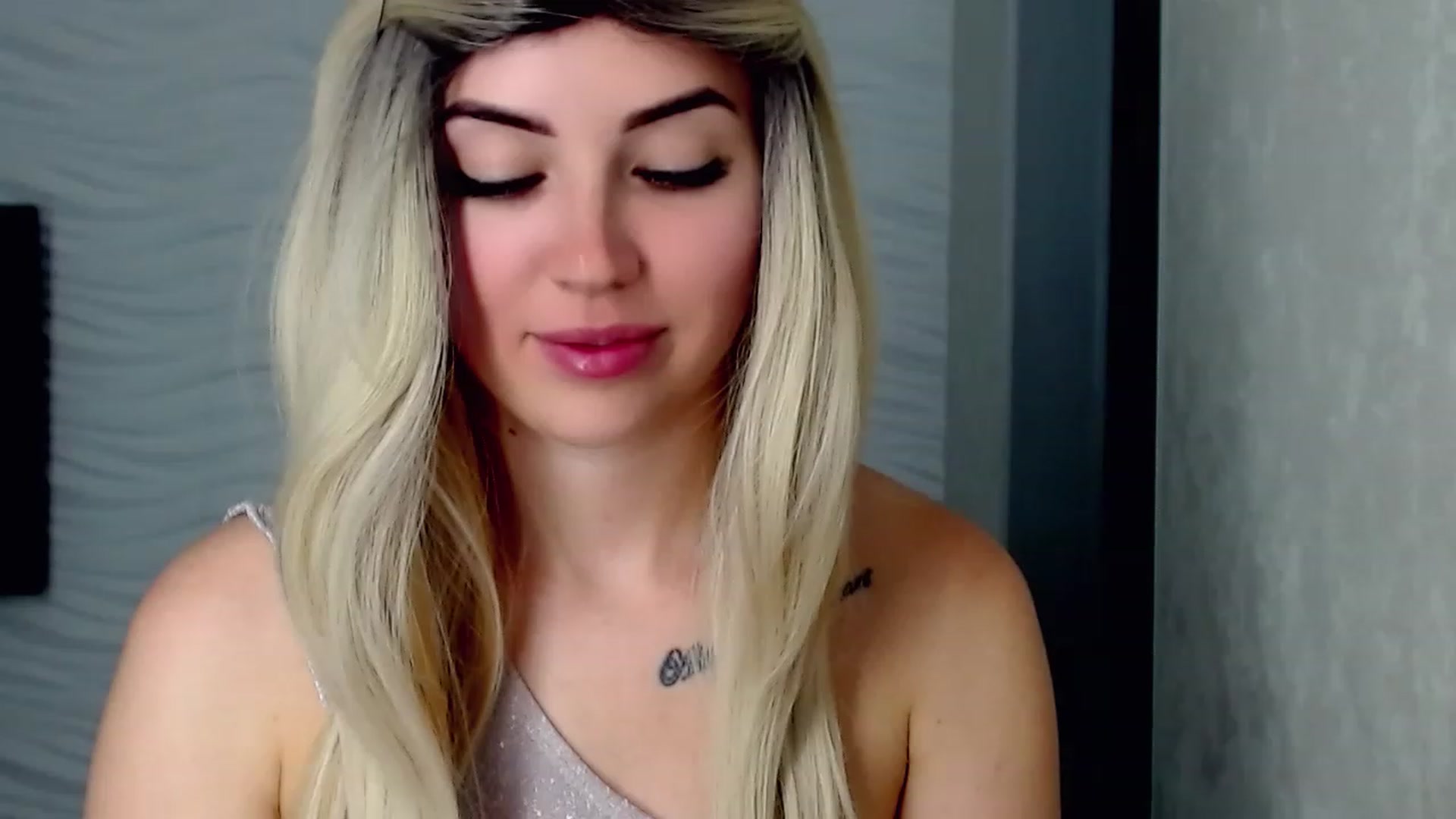 Gallery image thumbnail from SinfulAngelll's myfreecams stream on, 06/12/2023, 12:21 image 7 of 20
