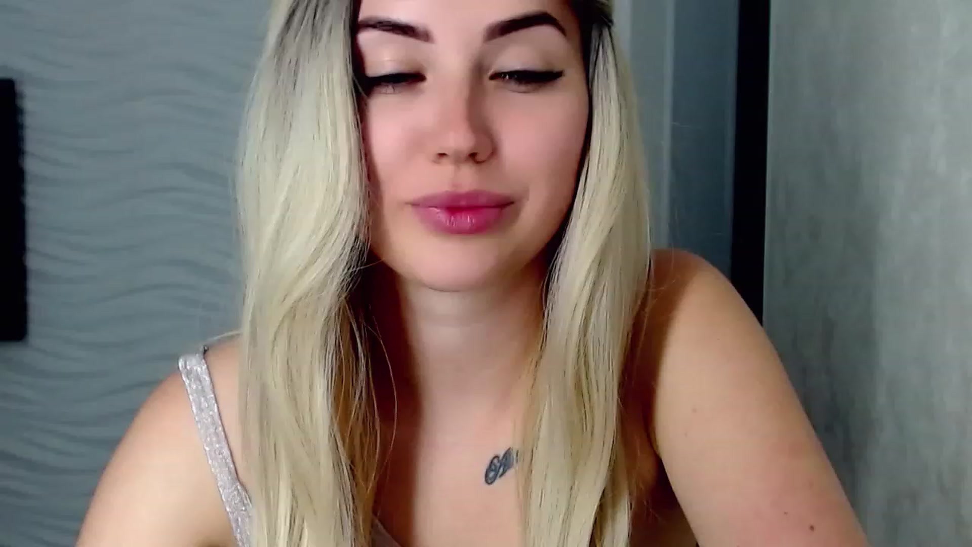 Gallery image thumbnail from SinfulAngelll's myfreecams stream on, 06/12/2023, 13:43 image 8 of 20
