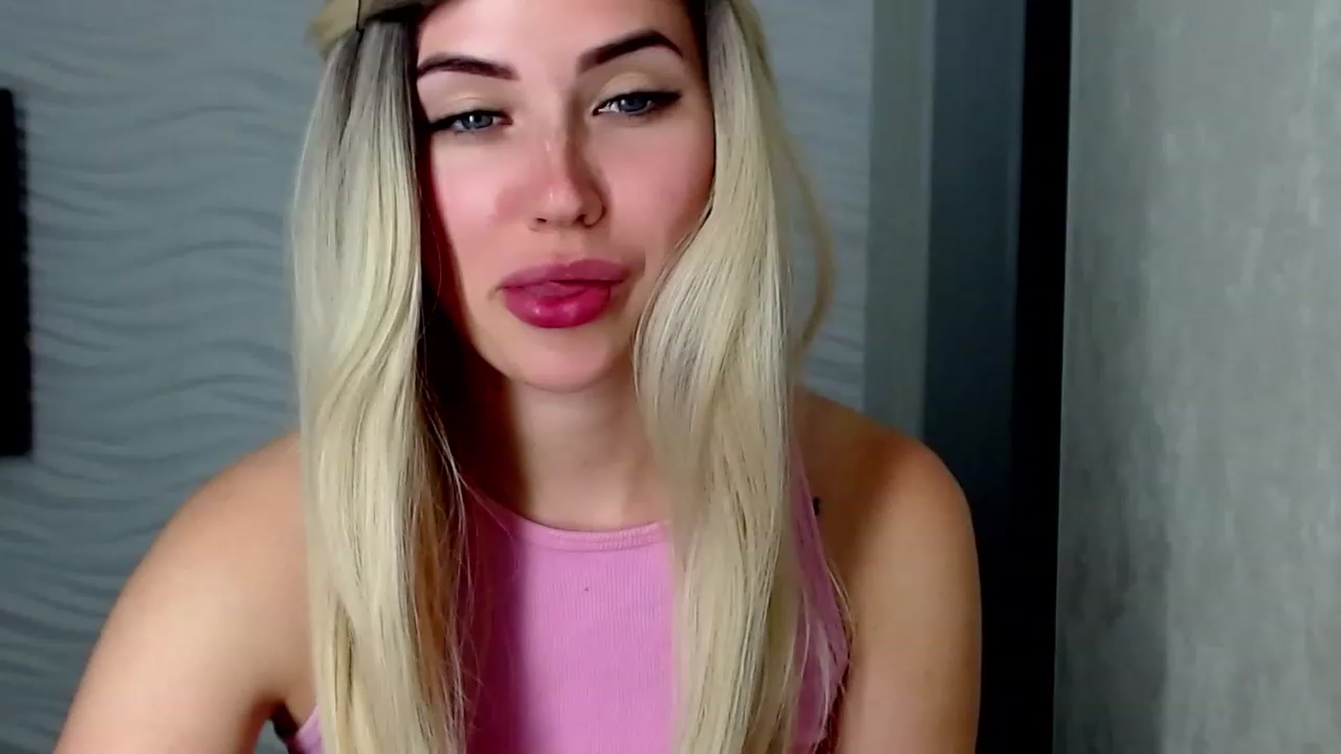Gallery image thumbnail from SinfulAngelll's myfreecams stream on, 06/15/2023, 12:46 image 1 of 20
