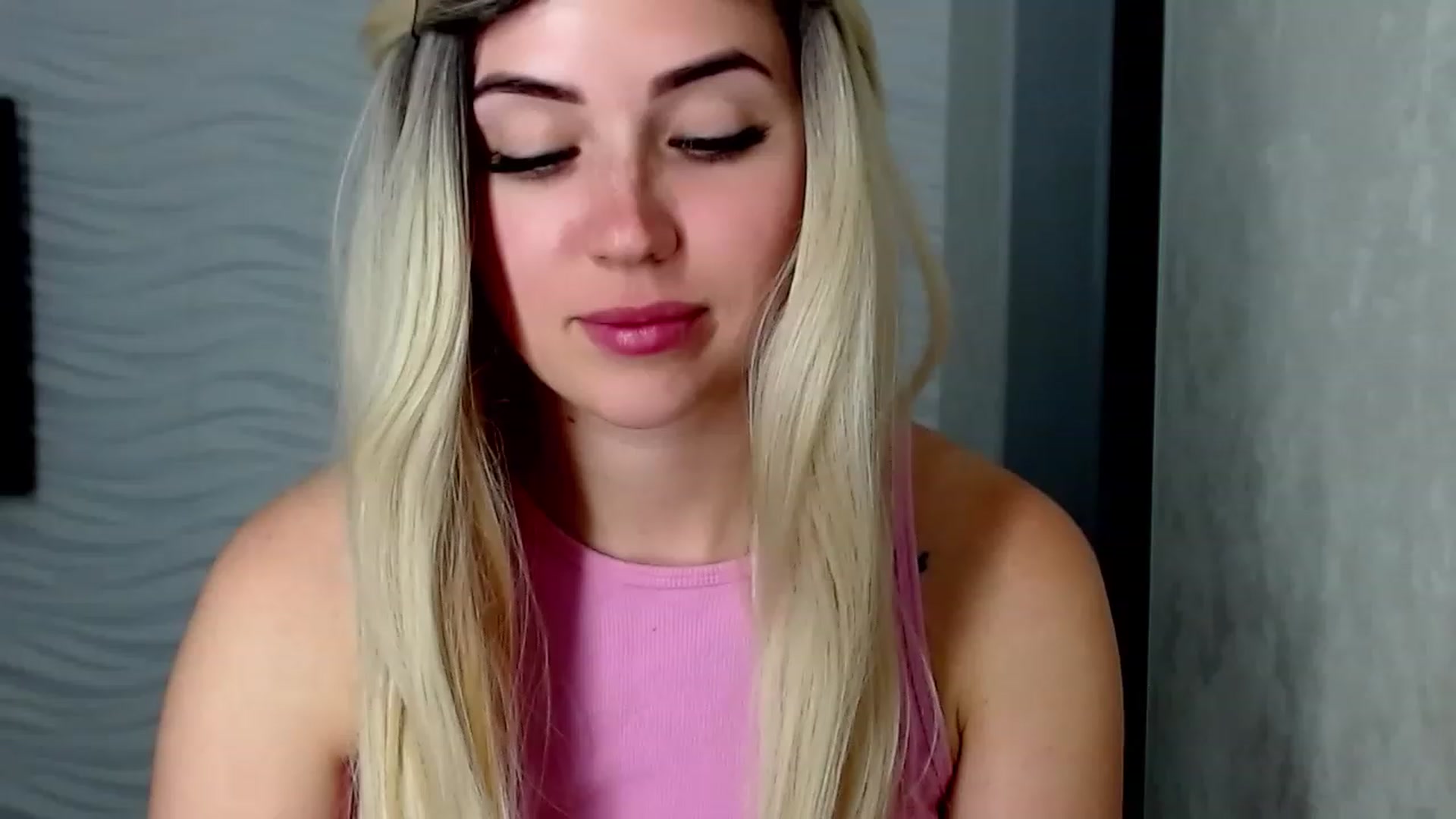 Gallery image thumbnail from SinfulAngelll's myfreecams stream on, 06/15/2023, 12:46 image 7 of 20