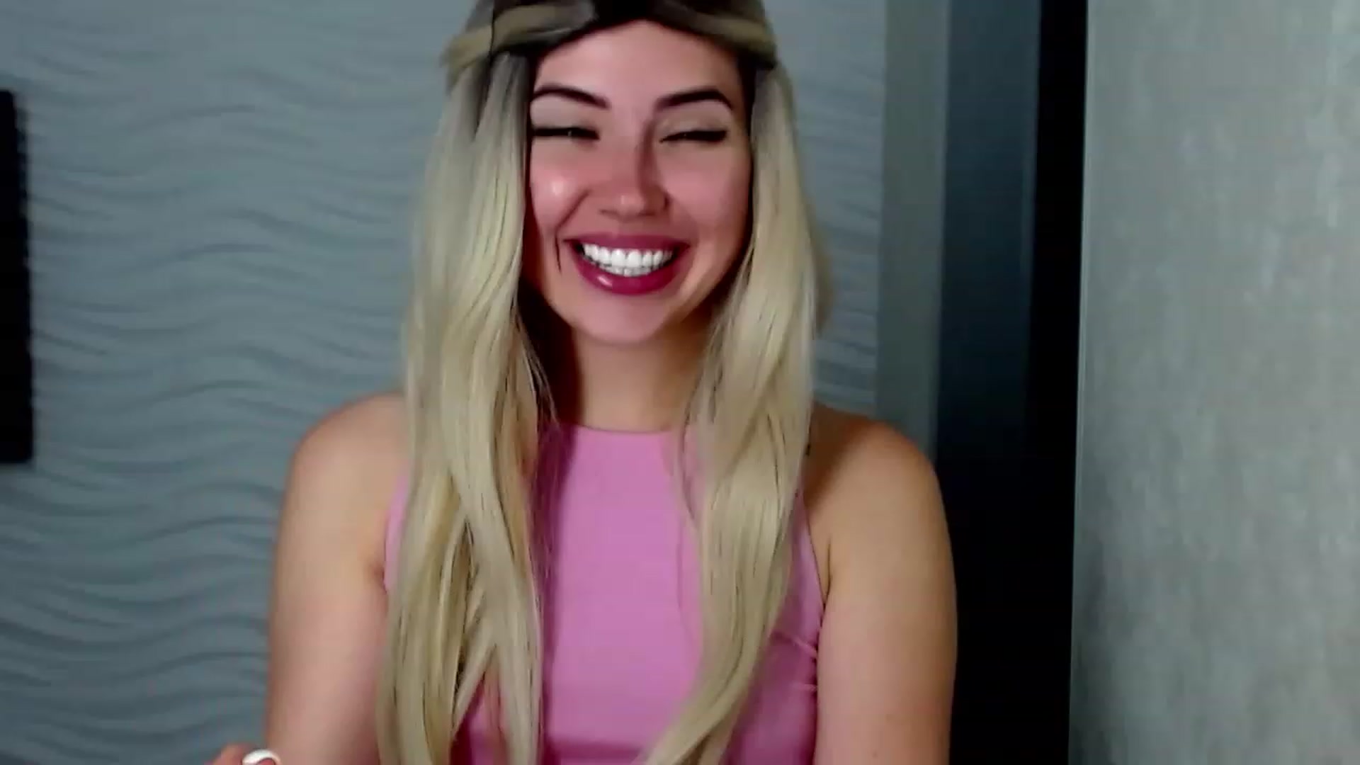 Gallery image thumbnail from SinfulAngelll's myfreecams stream on, 06/15/2023, 12:46 image 10 of 20