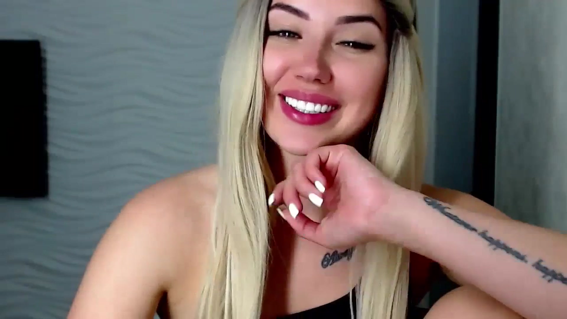 Gallery image thumbnail from SinfulAngelll's myfreecams stream on, 06/17/2023, 15:11 image 15 of 20