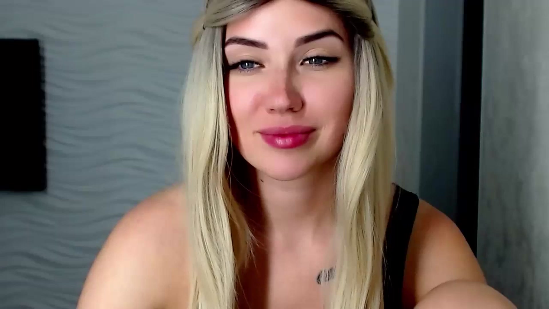Gallery image thumbnail from SinfulAngelll's myfreecams stream on, 06/17/2023, 15:11 image 16 of 20