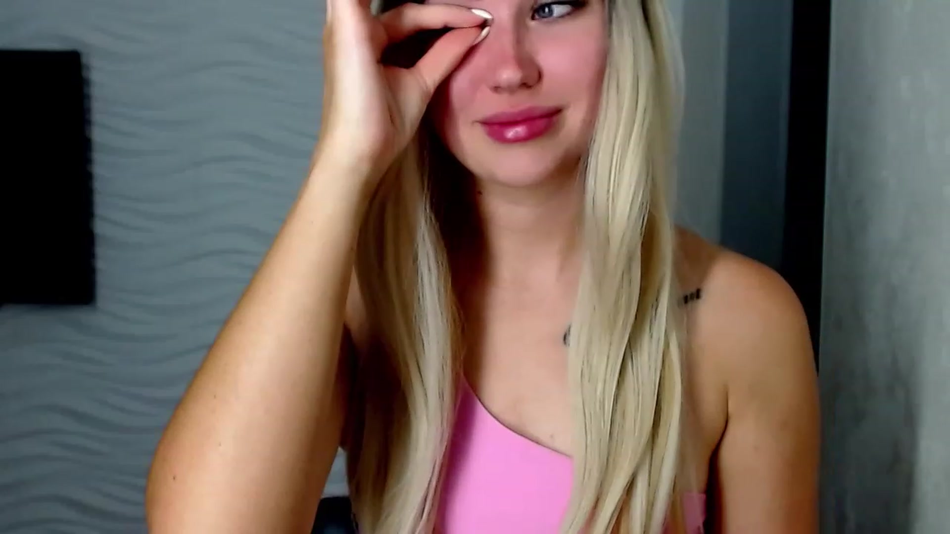 Gallery image thumbnail from SinfulAngelll's myfreecams stream on, 06/18/2023, 09:56 image 9 of 20