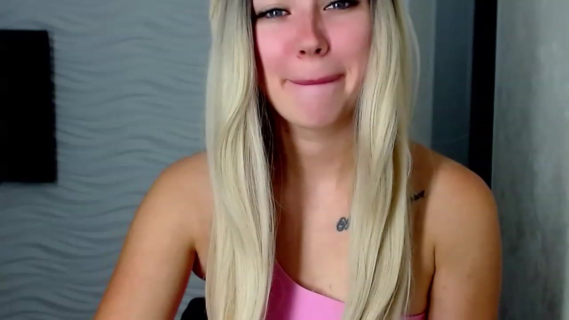 Gallery image thumbnail from SinfulAngelll's myfreecams stream on, 06/18/2023, 09:56 image 3 of 20