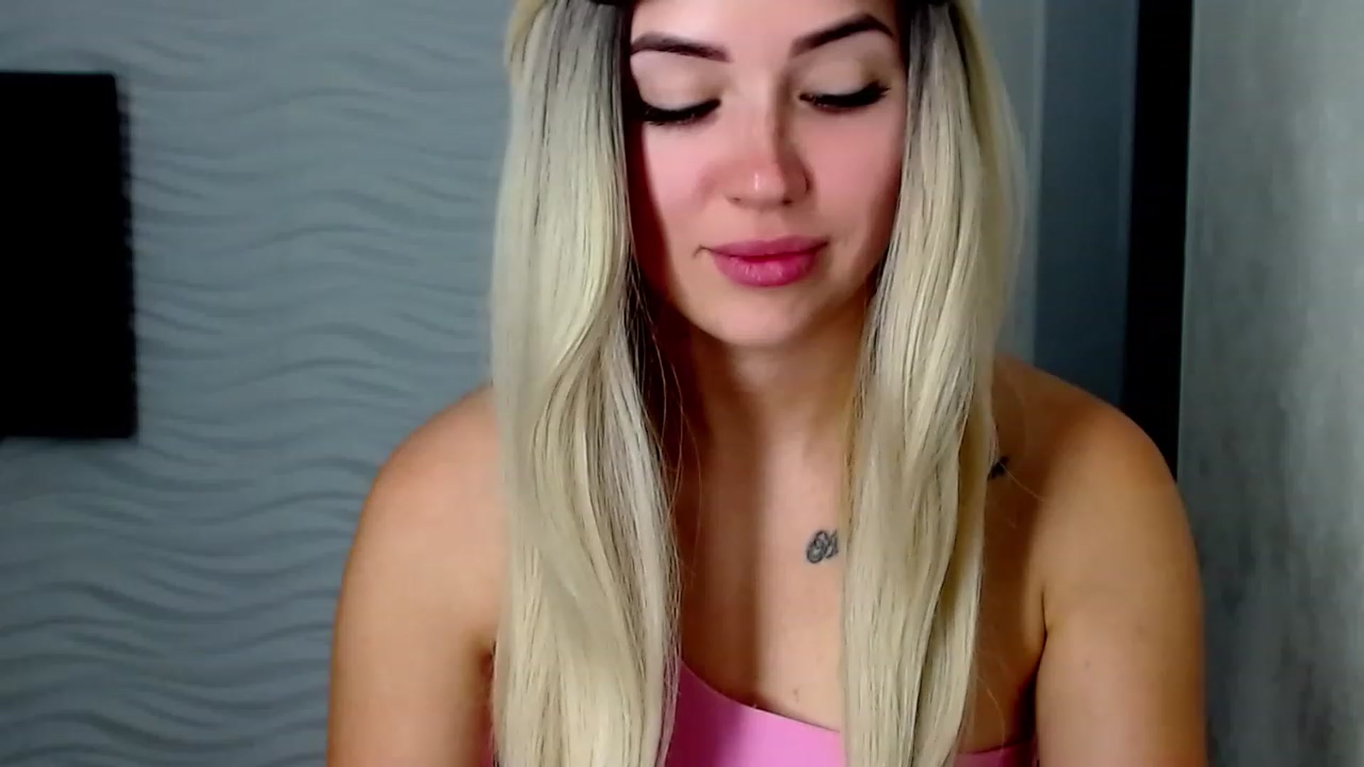 Gallery image thumbnail from SinfulAngelll's myfreecams stream on, 06/18/2023, 09:56 image 5 of 20
