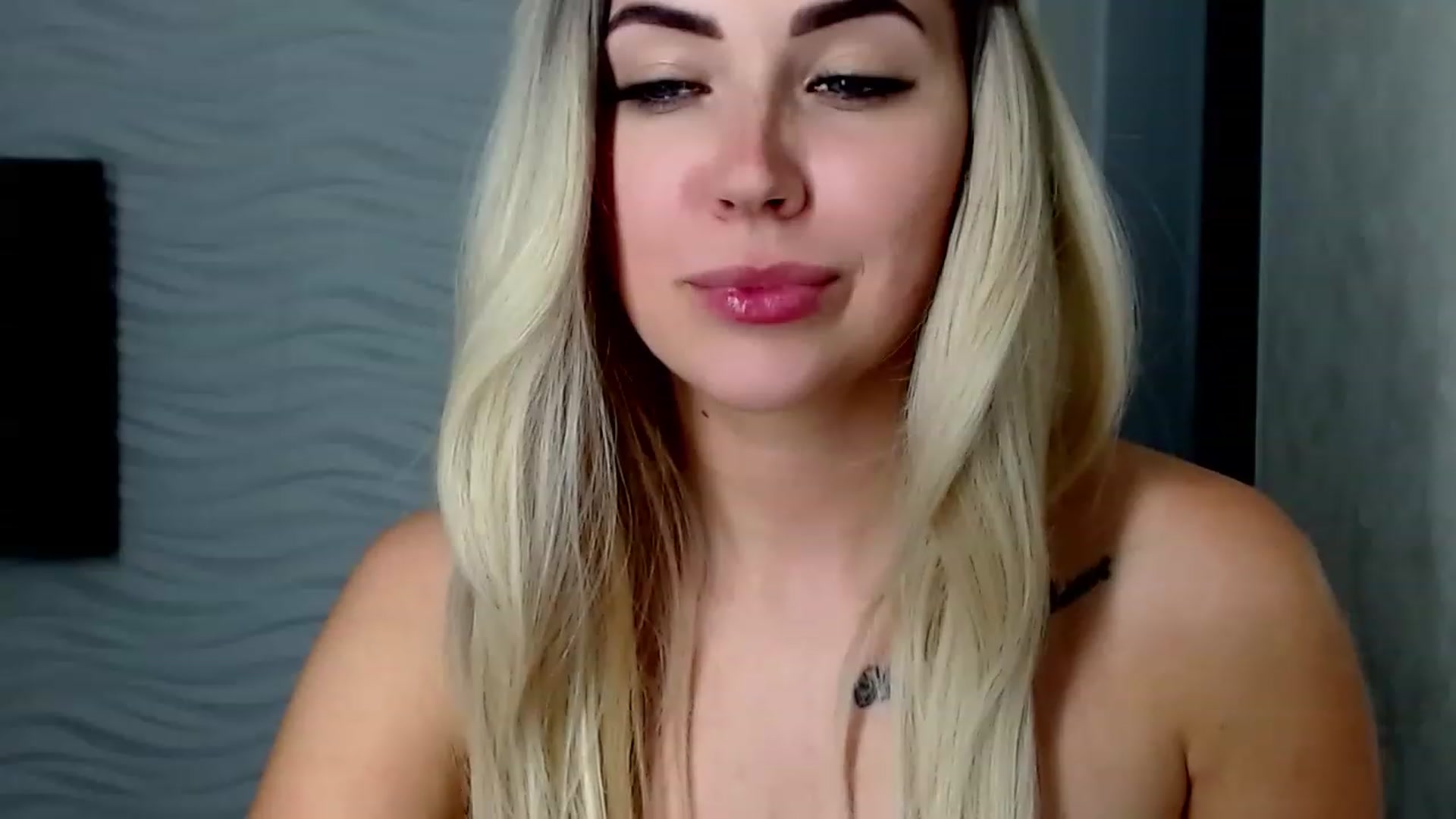 Gallery image thumbnail from SinfulAngelll's myfreecams stream on, 06/19/2023, 15:35 image 19 of 20
