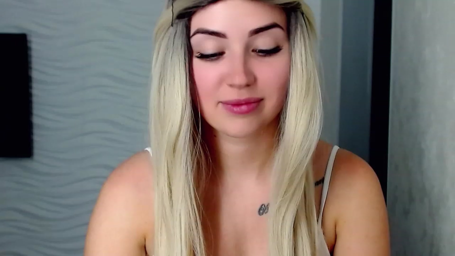 Gallery image thumbnail from SinfulAngelll's myfreecams stream on, 06/22/2023, 12:35 image 9 of 20