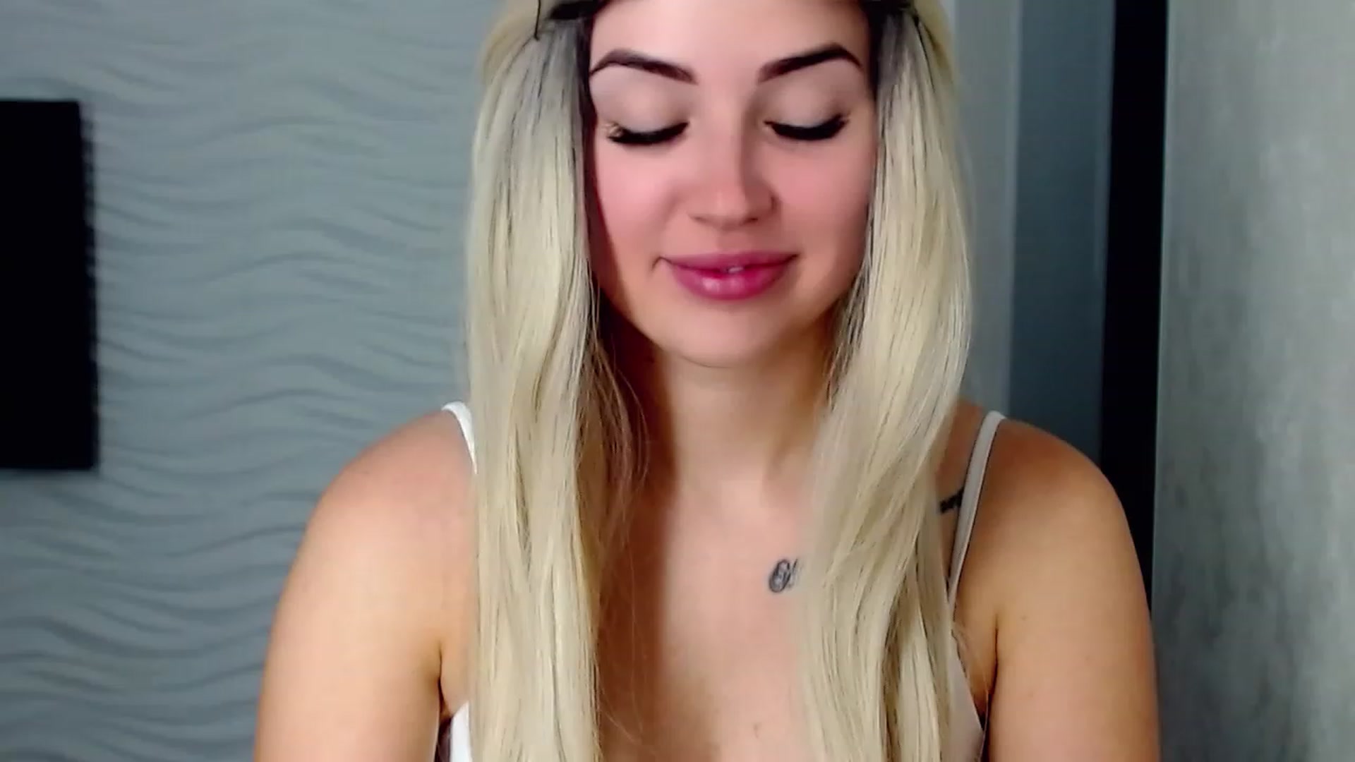 Gallery image thumbnail from SinfulAngelll's myfreecams stream on, 06/22/2023, 12:35 image 4 of 20