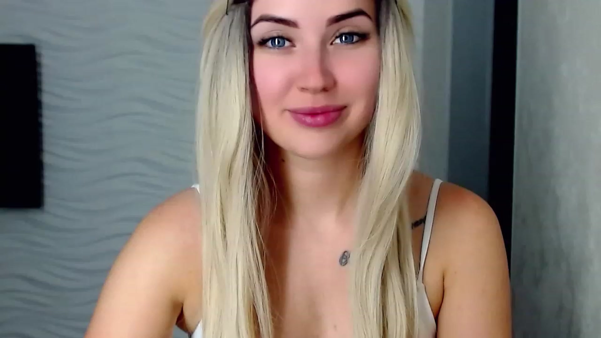 Gallery image thumbnail from SinfulAngelll's myfreecams stream on, 06/22/2023, 12:35 image 8 of 20