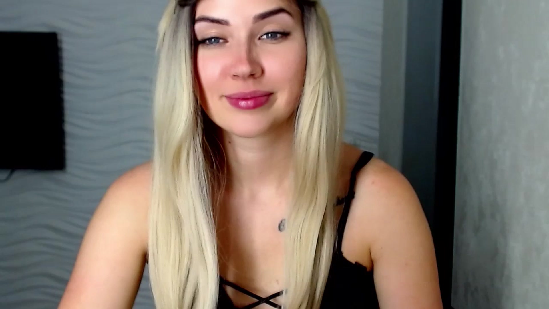 Gallery image thumbnail from SinfulAngelll's myfreecams stream on, 06/29/2023, 16:00 image 17 of 20