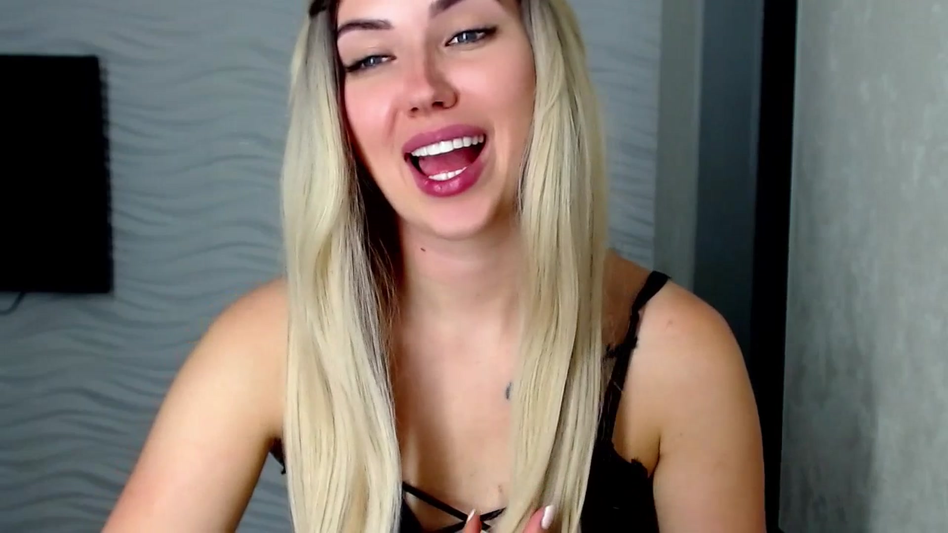 Gallery image thumbnail from SinfulAngelll's myfreecams stream on, 06/29/2023, 16:00 image 15 of 20