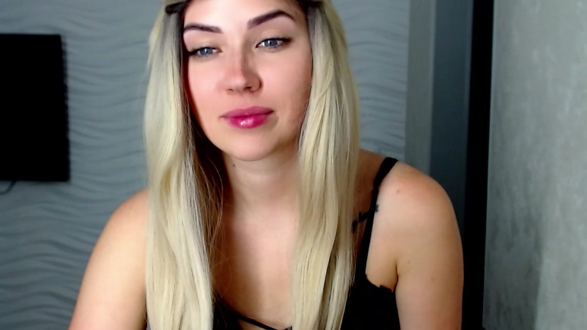 Gallery image thumbnail from SinfulAngelll's myfreecams stream on, 06/29/2023, 16:00 image 18 of 20