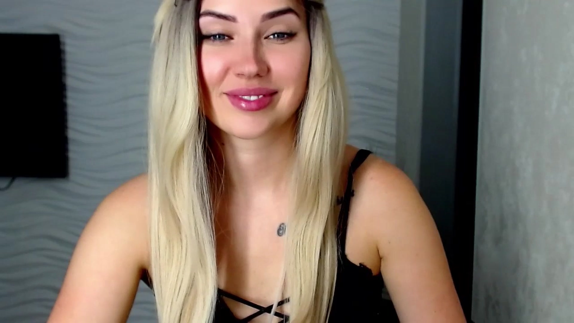 Gallery image thumbnail from SinfulAngelll's myfreecams stream on, 06/29/2023, 16:00 image 13 of 20