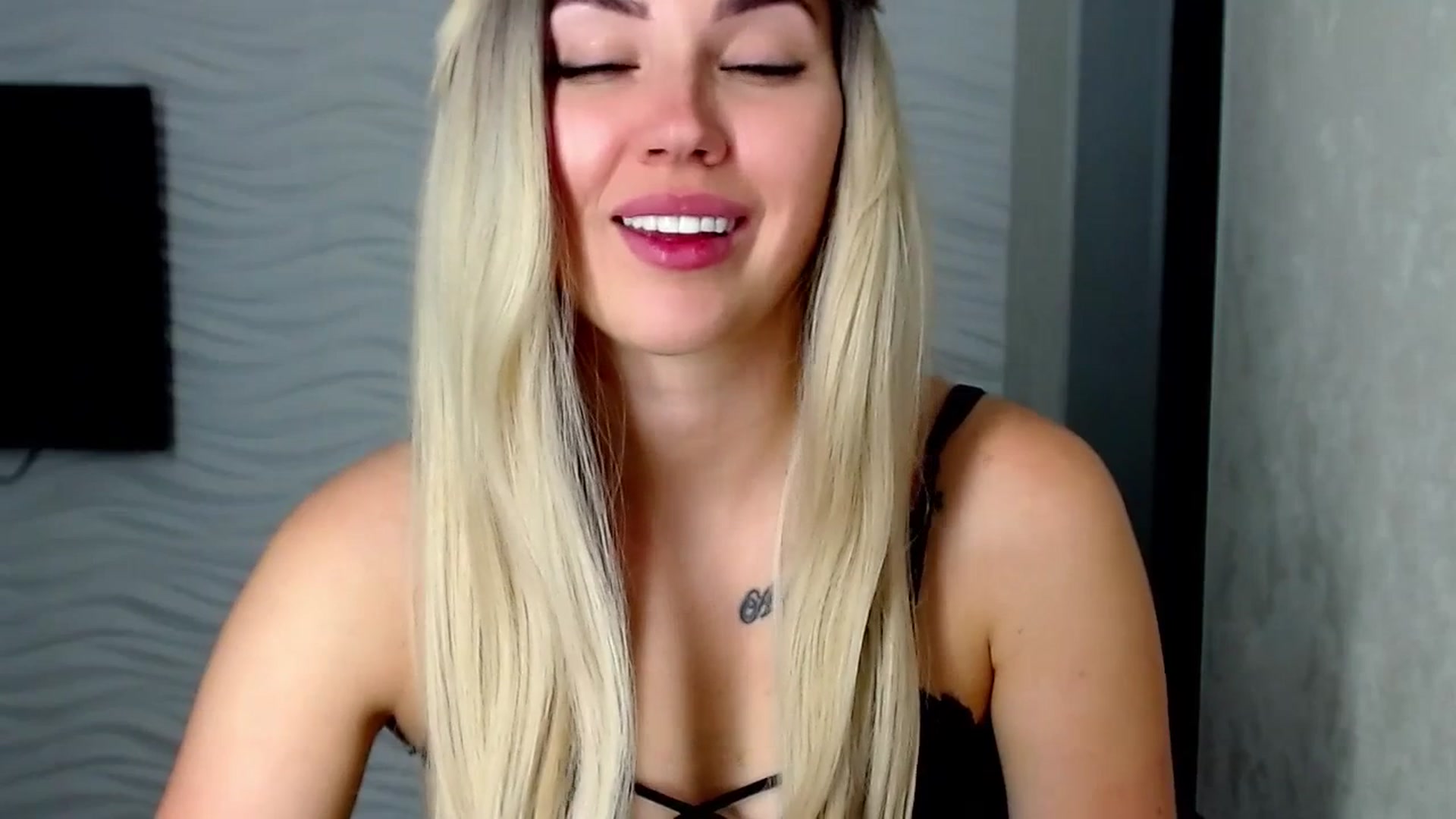 Gallery image thumbnail from SinfulAngelll's myfreecams stream on, 06/29/2023, 16:00 image 16 of 20