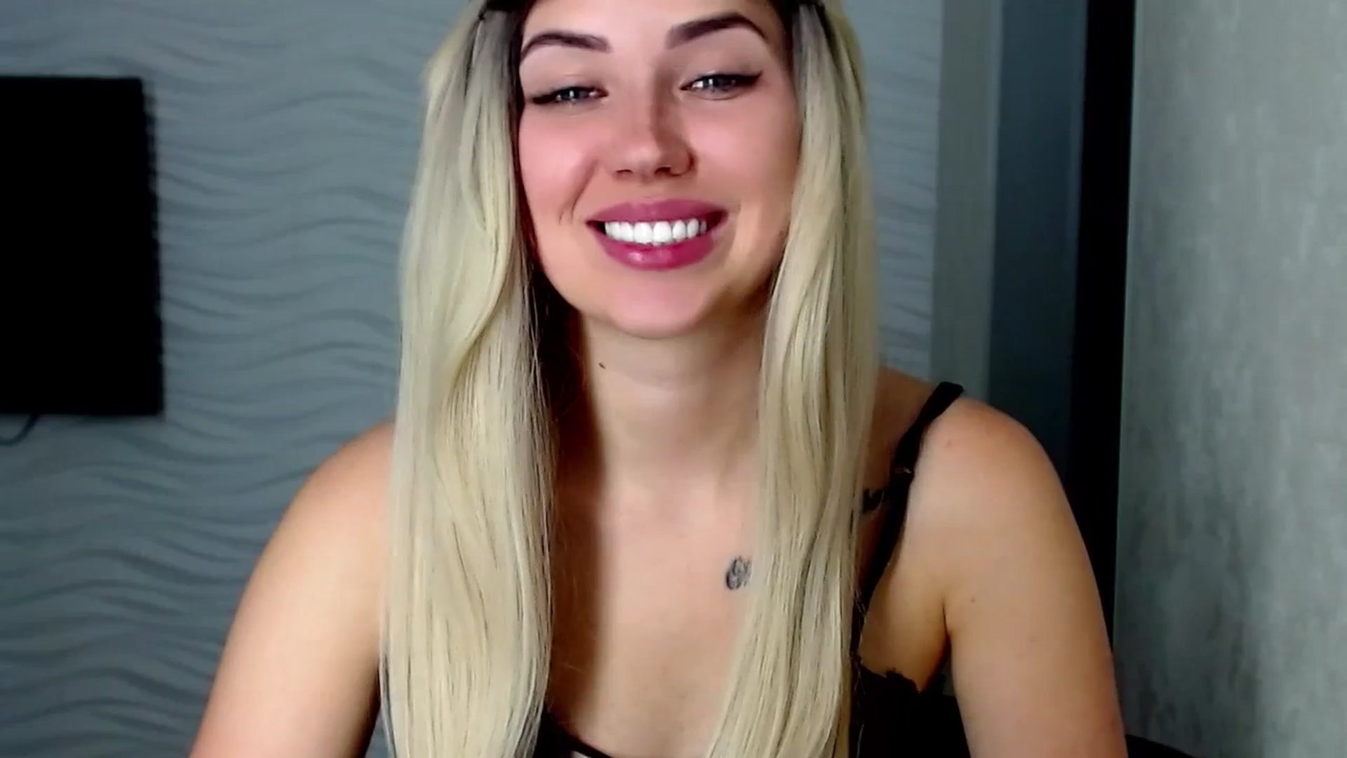 Gallery image thumbnail from SinfulAngelll's myfreecams stream on, 06/29/2023, 17:05 image 4 of 20