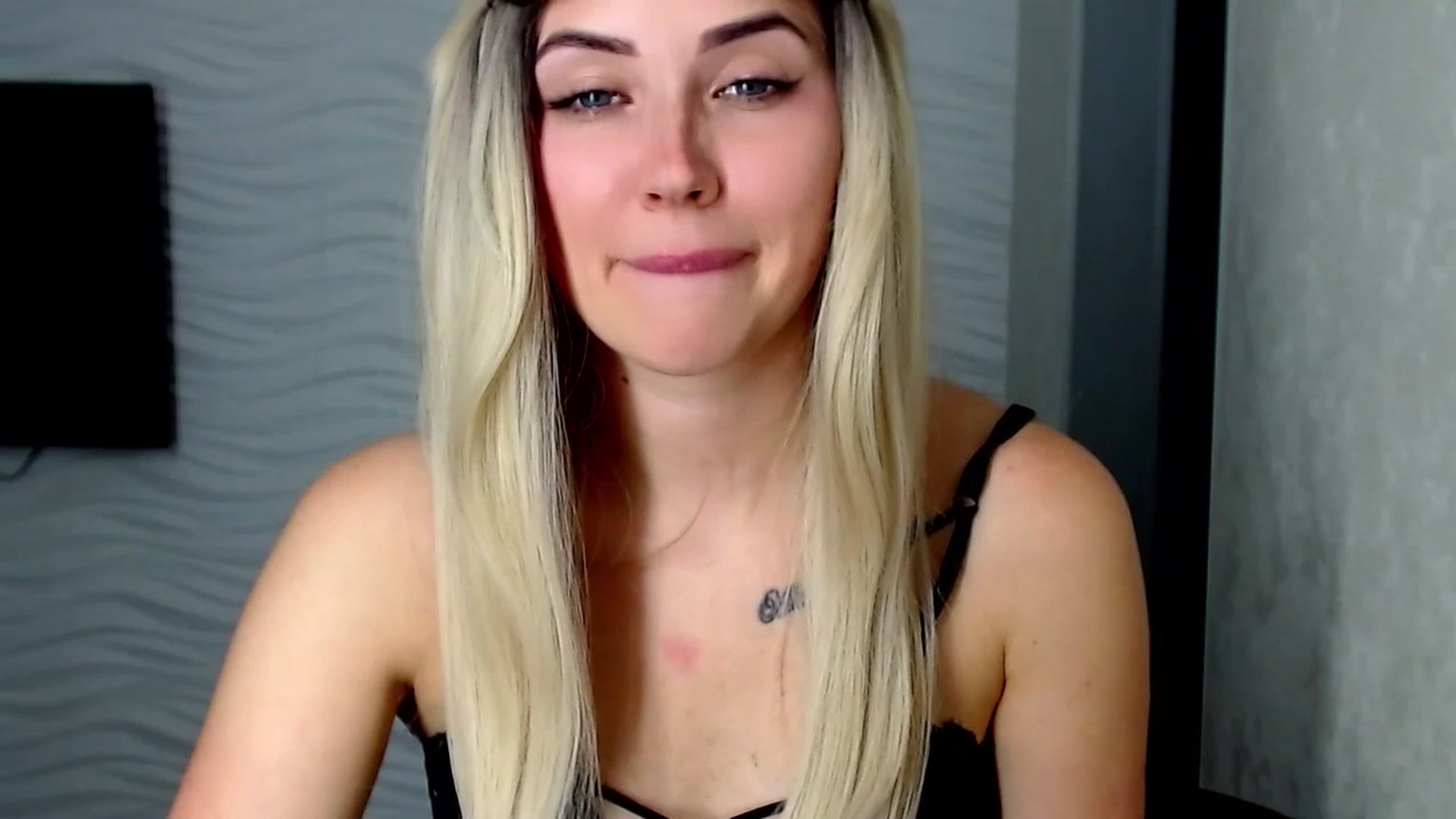 Gallery image thumbnail from SinfulAngelll's myfreecams stream on, 06/29/2023, 17:05 image 13 of 20