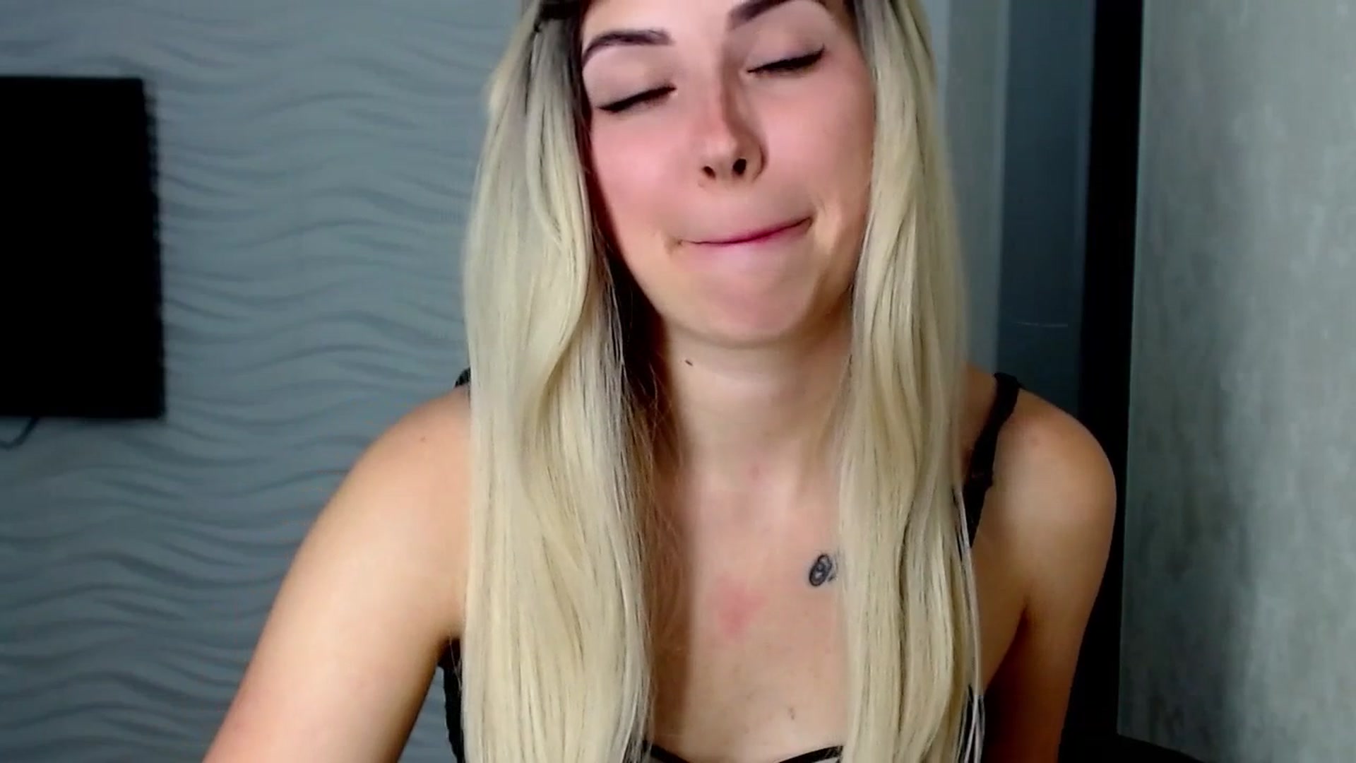 Gallery image thumbnail from SinfulAngelll's myfreecams stream on, 06/29/2023, 17:05 image 6 of 20