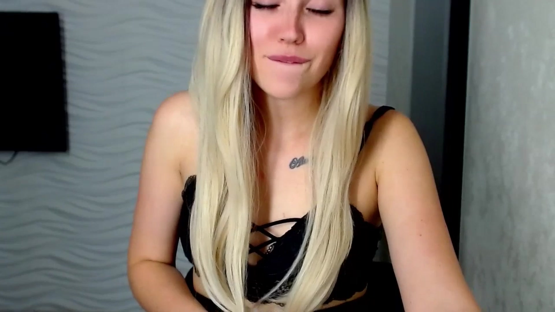 Gallery image thumbnail from SinfulAngelll's myfreecams stream on, 06/29/2023, 17:26 image 7 of 20