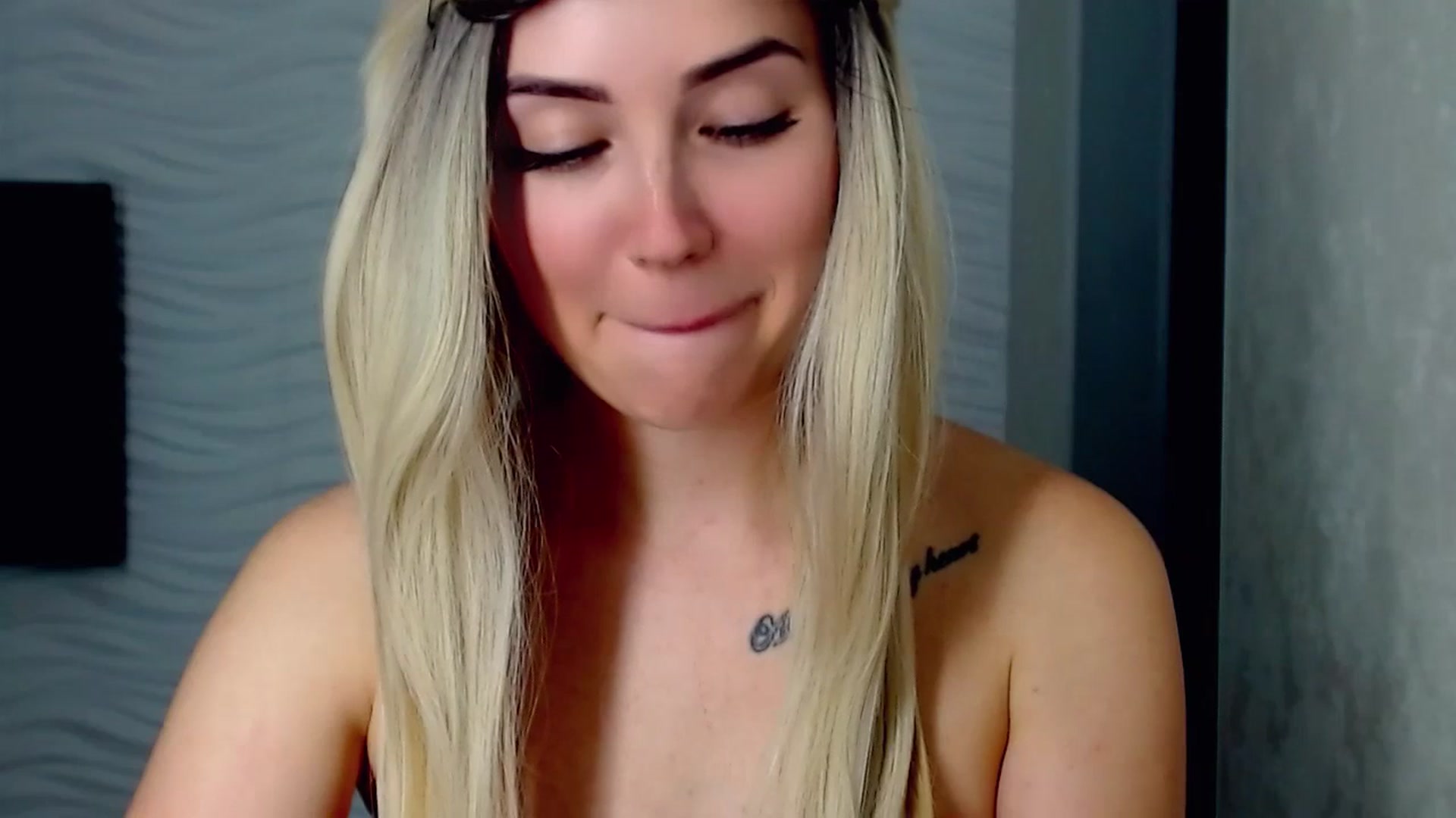 Gallery image thumbnail from SinfulAngelll's myfreecams stream on, 07/03/2023, 20:04 image 17 of 20