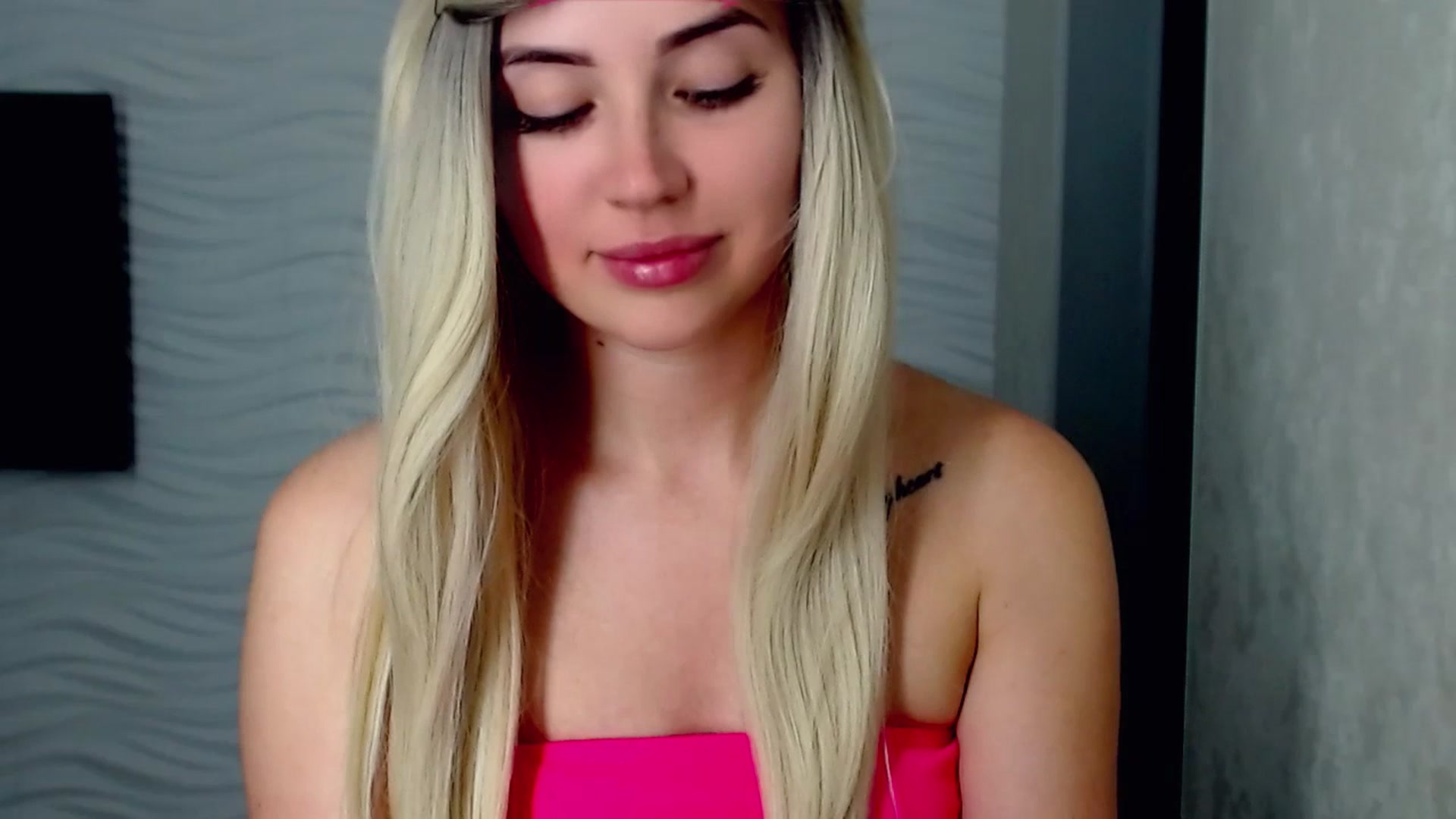 Gallery image thumbnail from SinfulAngelll's myfreecams stream on, 07/05/2023, 22:07 image 12 of 20