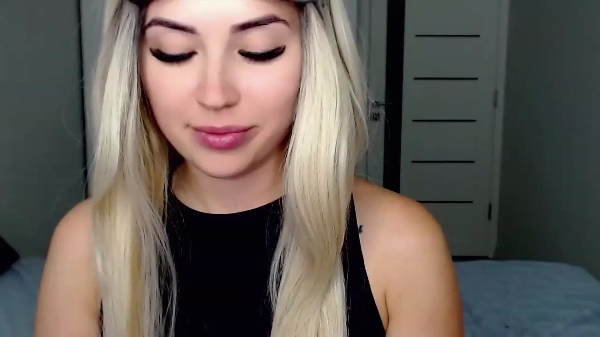 Gallery image thumbnail from SinfulAngelll's myfreecams stream on, 07/14/2023, 17:50 image 16 of 20
