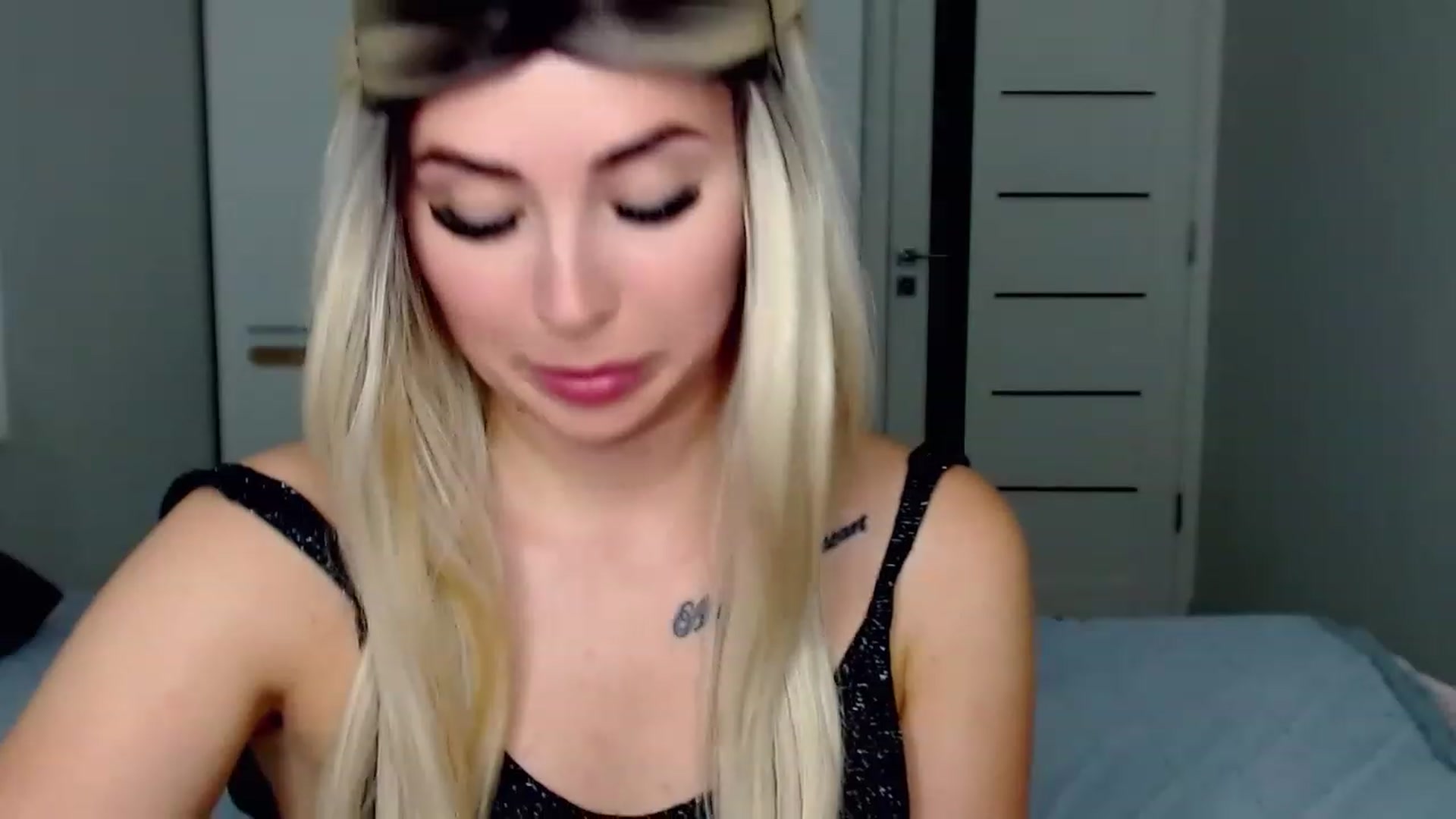 Gallery image thumbnail from SinfulAngelll's myfreecams stream on, 07/15/2023, 19:34 image 19 of 20