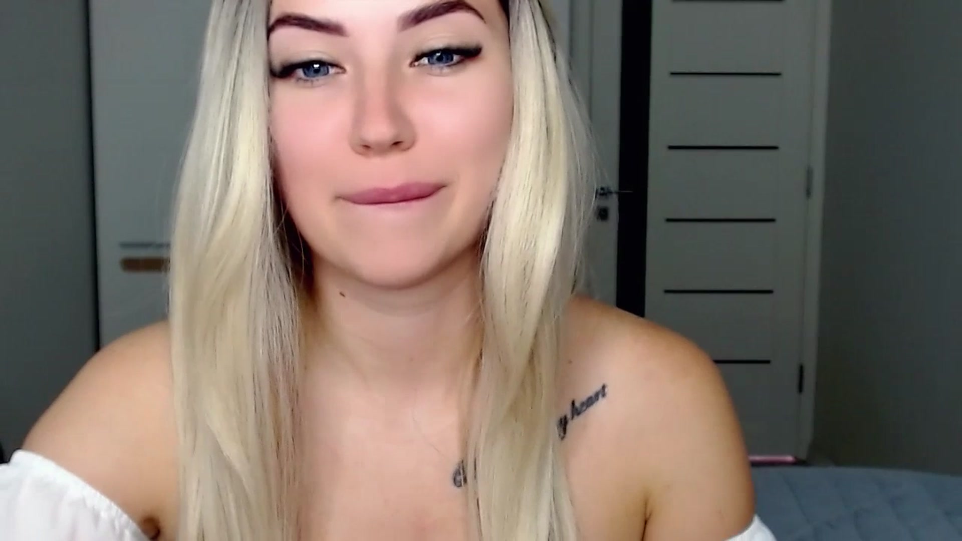 Gallery image thumbnail from SinfulAngelll's myfreecams stream on, 07/17/2023, 05:13 image 18 of 20