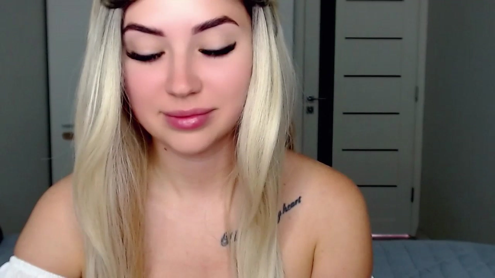 Gallery image thumbnail from SinfulAngelll's myfreecams stream on, 07/17/2023, 05:13 image 19 of 20