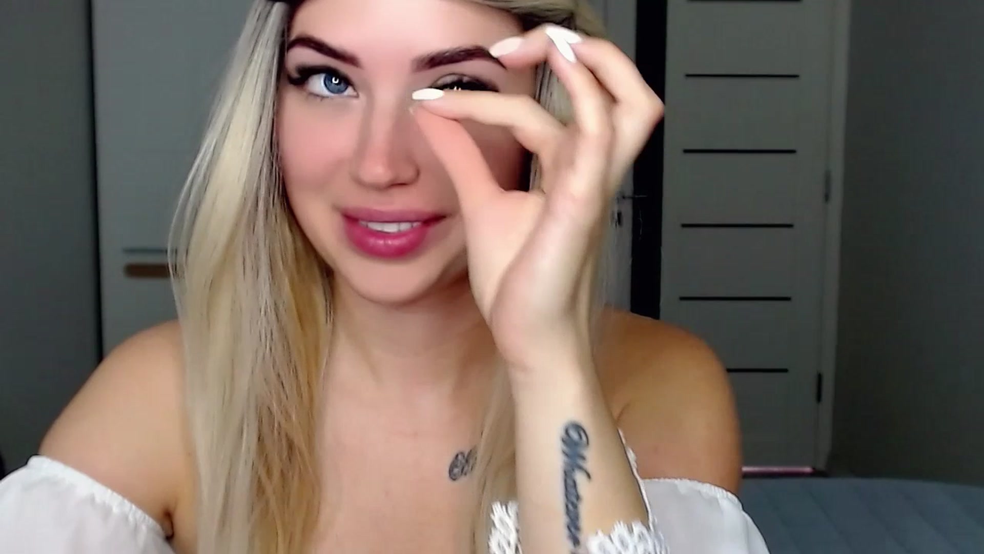 Gallery image thumbnail from SinfulAngelll's myfreecams stream on, 07/17/2023, 05:13 image 5 of 20