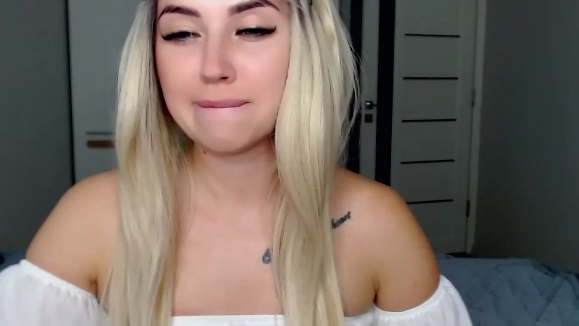Gallery image thumbnail from SinfulAngelll's myfreecams stream on, 07/17/2023, 21:28 image 12 of 20