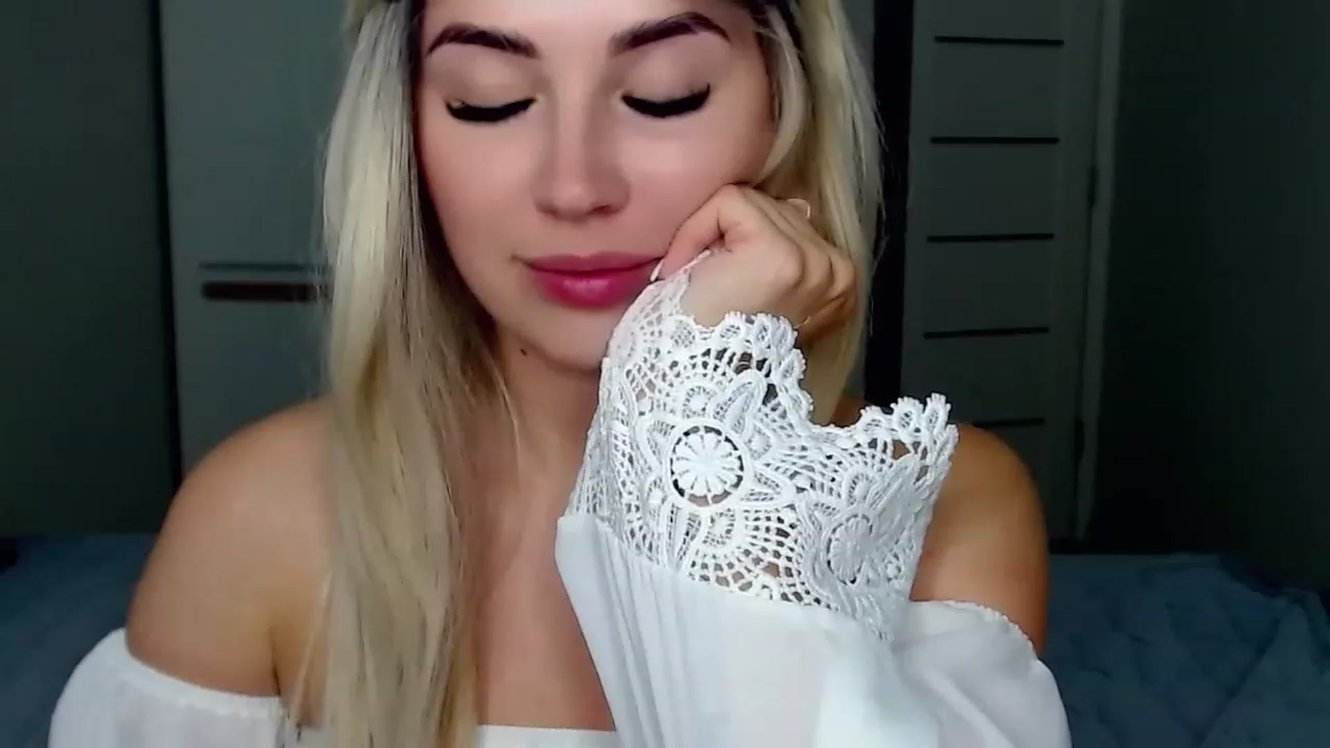 Gallery image thumbnail from SinfulAngelll's myfreecams stream on, 07/17/2023, 21:28 image 17 of 20