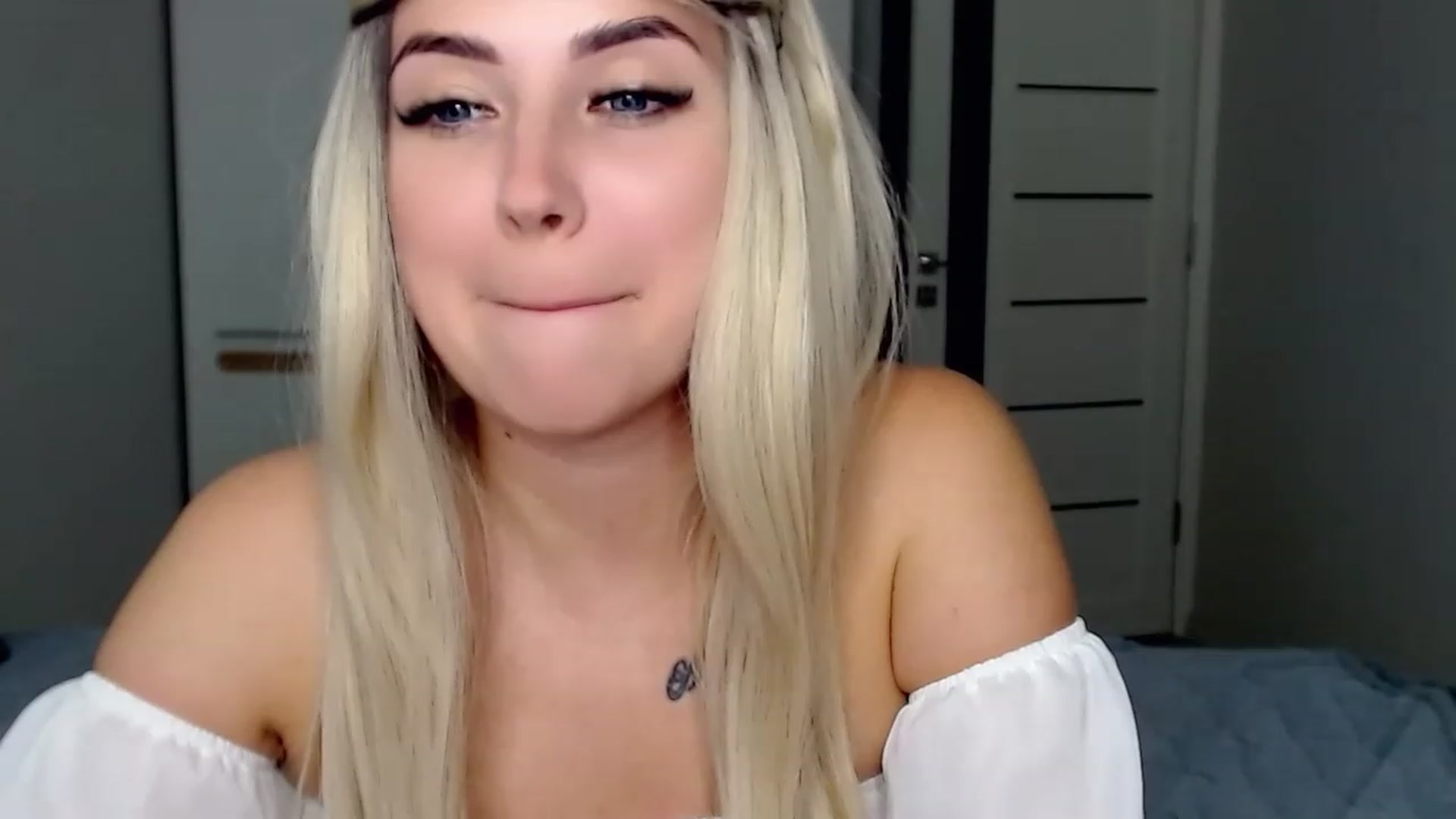 Gallery image thumbnail from SinfulAngelll's myfreecams stream on, 07/17/2023, 21:28 image 11 of 20